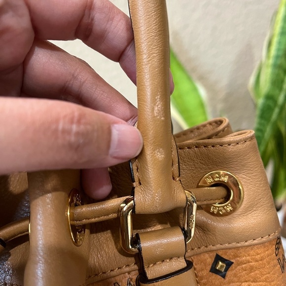 MCM COGNAC DRAWSTRING STUDDED HANDBAG - Picture 4 of 13